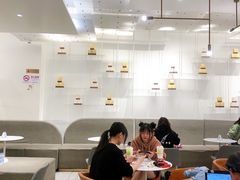 大堂-奈雪的茶(市百一店)