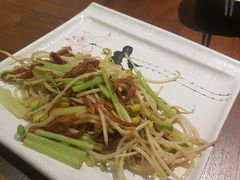 芹菜芽菜炒榆耳丝-十二舍·湯物素煮(江泰潤政店)