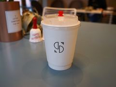 黑芝麻牛轧糖拿铁-KYO COFFEE(胶州路店)