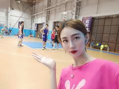 -顶峰篮球俱乐部(南头店)