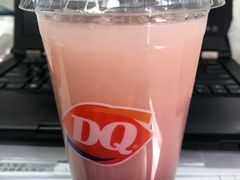 杨梅养乐多饮料-DQ·蛋糕·冰淇淋(湖景东路店)