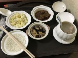 入宫的第一顿晚餐，我光盘了…-爱帝宫月子中心(罗湖别墅院)