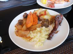 -唐拉雅秀酒店-西锦汇空中BBQ·思创餐厅