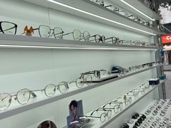 -一人多镜蔡司·依视路眼镜店(琉璃店)