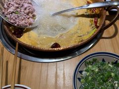 -洱火云南酸菜牛肉火锅(石景山当代商城店)