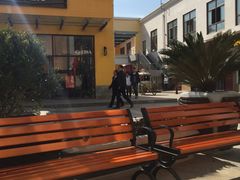 -百联奥特莱斯广场(武汉盘龙店)