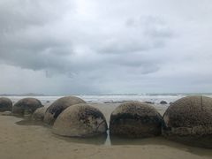 景点-摩拉基大圆石