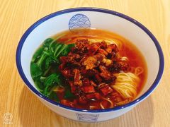 鸡骨酱面&nbsp;&nbsp;开洋葱油拌面-禧凰·老上海白斩鸡辣肉面店