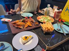 -DEEP·深美式餐吧(五棵松华熙LIVE店)