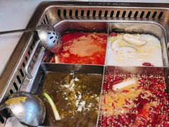-巴渝瓦肆重庆鲜火锅(宝龙环湖店)
