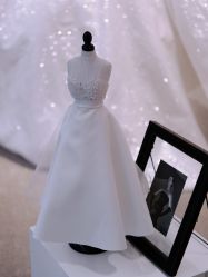 -派丽莫Pellimo原创设计婚纱品牌