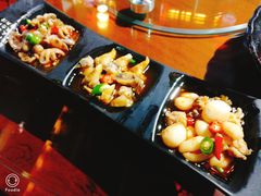 -东来菜馆•手抓海鲜家常菜•海鲜锅贴(鸽子窝店)