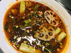 -兔行天下-鸿鹤鲜锅兔(中海国际店)