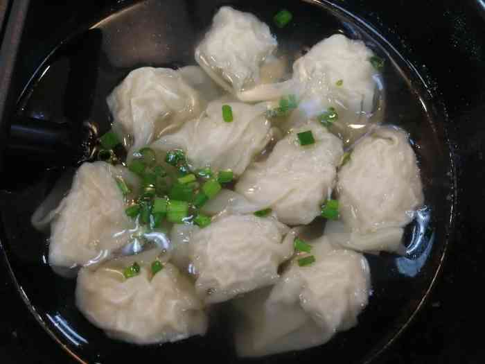 打分 最喜欢吃醇百味的扁肉和锅贴 锅贴真的皮薄酥脆