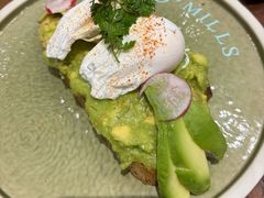 有机水波蛋牛油果乡村吐司-O'mills Sourdough Bakery&Bistro(永嘉路店)