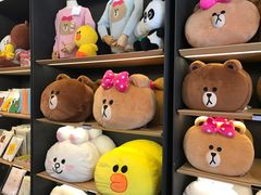 -LINE FRIENDS Garosu-gil Flagship Store