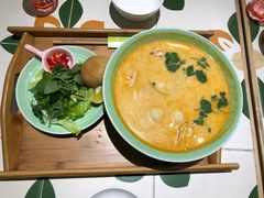 冬阴功海鲜粉-越弥越南传统美食馆