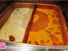 -老牌坊云南鱼豆花火锅(嵩山店)