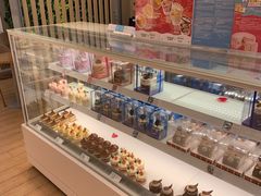 面包甜点陈列柜-好利来(八角店)