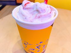 草莓芝士熔岩暴风雪-DQ·蛋糕·冰淇淋(五角场万达店)