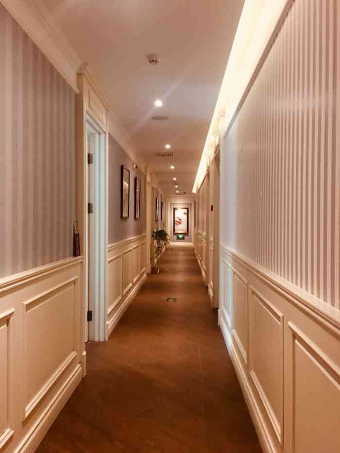 东英国际美容spa(金源店)