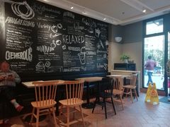 用餐区-肯德基(自贡梵华店)