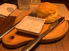 法国总统菠萝油-来龙里 精致 东南亚餐室(万象城店)