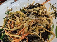 -老码头黑皮肘子锅包肉(赣水路店)