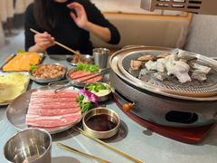 -围炉肉舍•炭烤活鳗•丹东海鲜烤肉(步行街店)