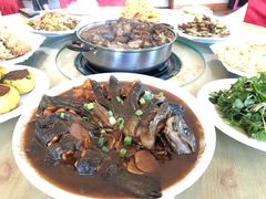红烧虹鳟-归园田居农家院