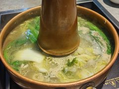 -洞庭洲·防空洞火锅·铜锅涮肉·烧烤(新百广场店)