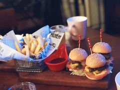 -麦落精酿啤酒餐吧(先农大院店)