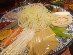 -周小明火锅(黑金冠社区店)