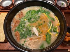 -银米·云南传统过桥米线(双廊黑金冠店)
