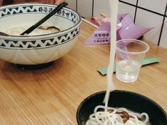 -蒙自源米线大王(信利城市广场店)