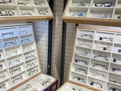 -诺柯视眼镜-蔡司依视路官方工厂店(淞南一店)