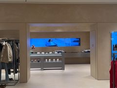 -URBAN REVIVO(济南领秀城贵和购物中心店)