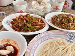 -歹歹的加个面过油肉拌面