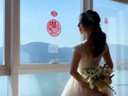 点击看大图 -艾米丽婚纱礼服