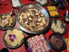 -谭鸭血老火锅(万象九宜城店)