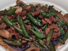 -阿瓦山寨·湘菜现炒·剁椒鱼头王(咸阳总店)