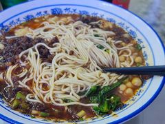 豌豆杂酱面-渝之汇牛肉豌杂面