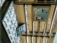 -罗伯特眼镜·蔡司官方授权(罗湖国贸店)