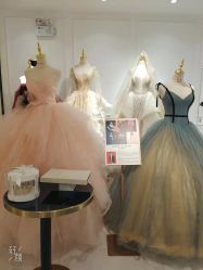 点击看大图 -GRACE KELLY婚纱与礼服(北京店)