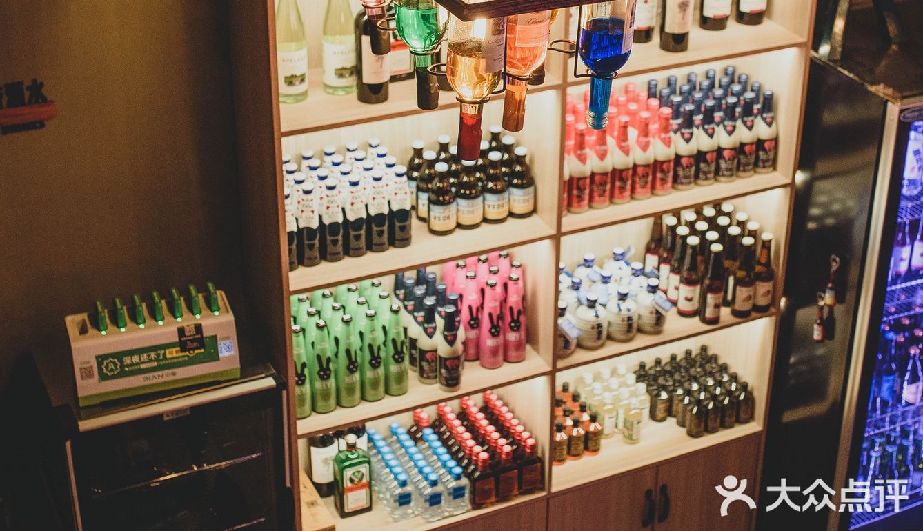余姚探店｜抓麻铁锹手抓麻海鲜酒馆