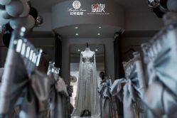 -花轿喜屋婚礼策划