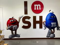 -m豆巧克力世界(上海世茂广场店)