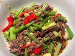 卜辣椒芹菜炒黄牛肉-农耕记·湖南土菜(halo广场店)