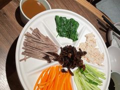 鸡丝凉米线-云海肴云南菜(浦江欢乐颂店)