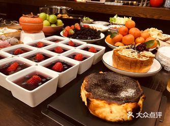 过年没办法回家在本地过年，几个朋友一个人一道菜一起吃
